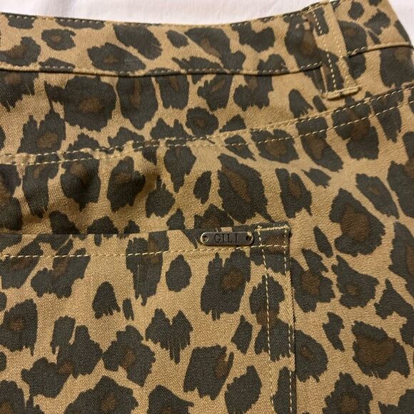 NWOT G.I.L.I. Ankle Pants Dual Stretch Leopard Print Brown Denim size 26W P - Picture 6 of 12